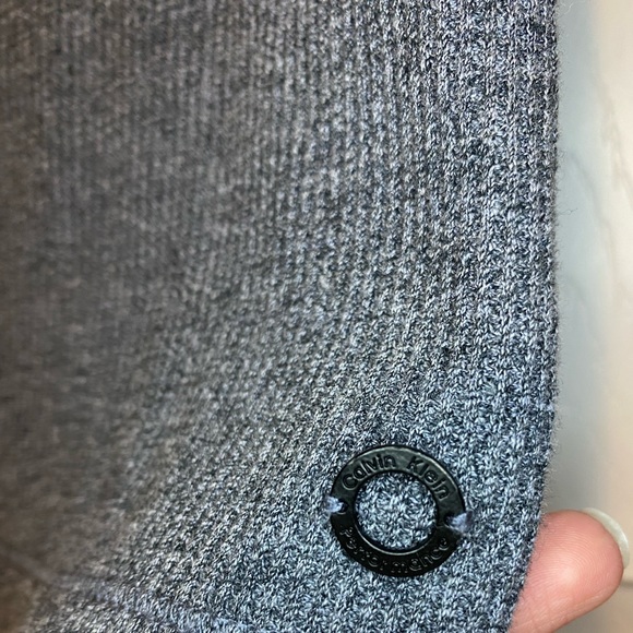 Calvin Klein Grey Top - Picture 2 of 5